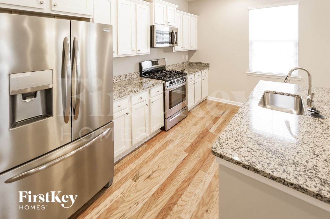 640 Woolum Dr - Photo 7 of 15