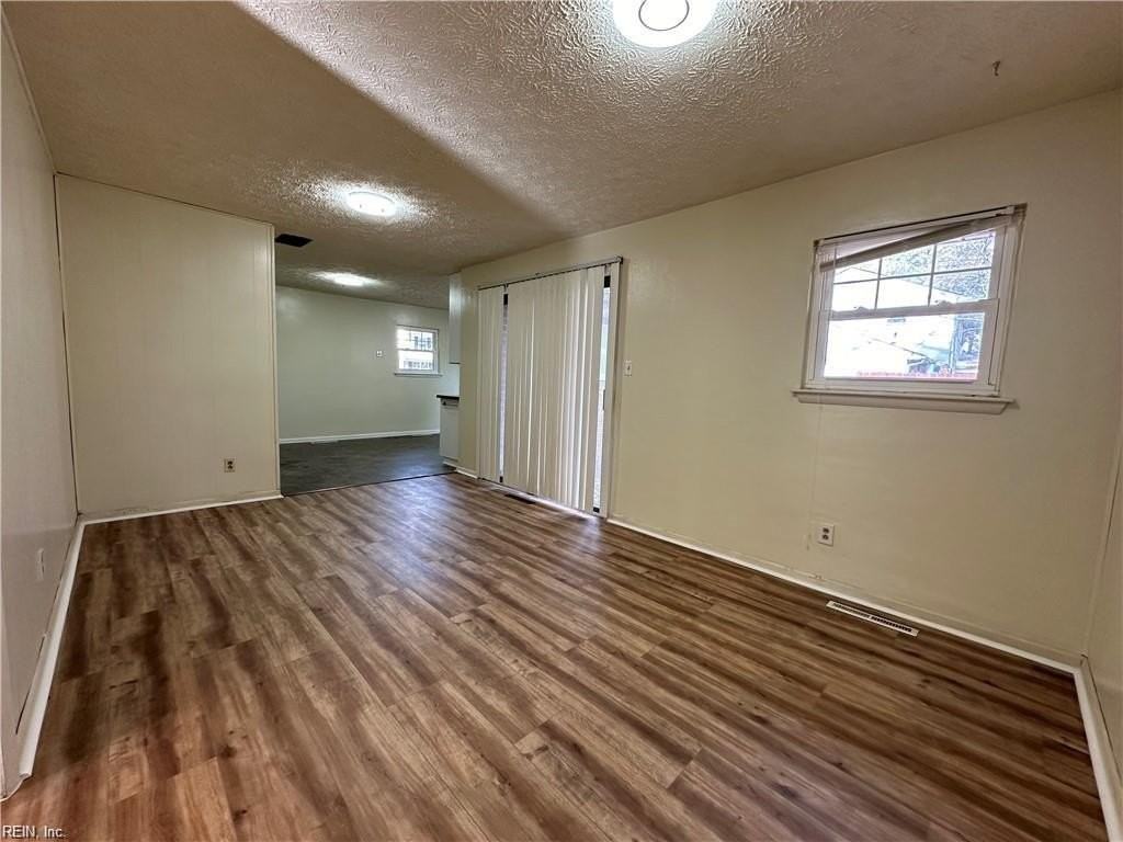 3252 Club House Rd - Photo 7 of 19