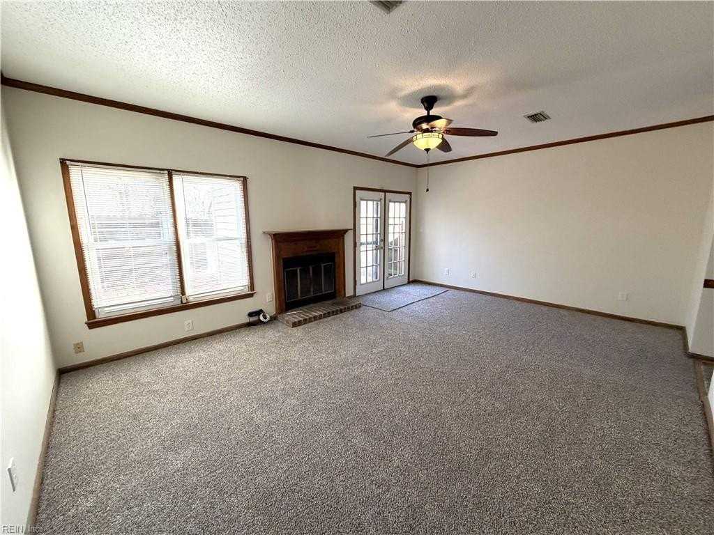 1409 Sampson Ln - Photo 7 of 21