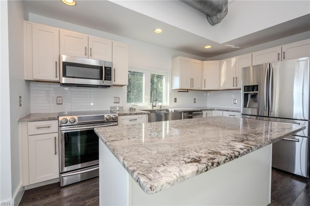 4467 Ocean View Ave - Photo 5 of 35