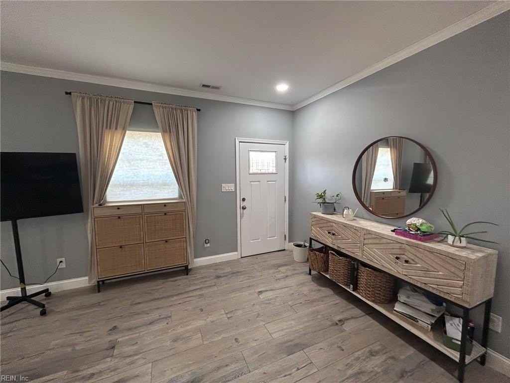 3412 Wellington St - Photo 5 of 23