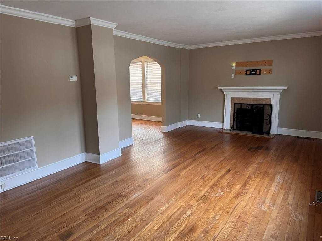 233 Hampton Roads Ave - Photo 5 of 31