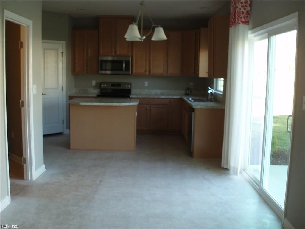 323 Michael Selby Dr - Photo 3 of 27