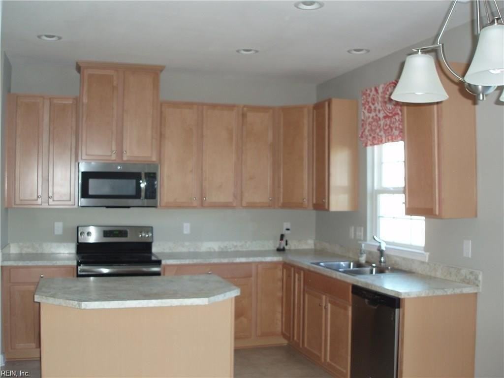 323 Michael Selby Dr - Photo 5 of 27