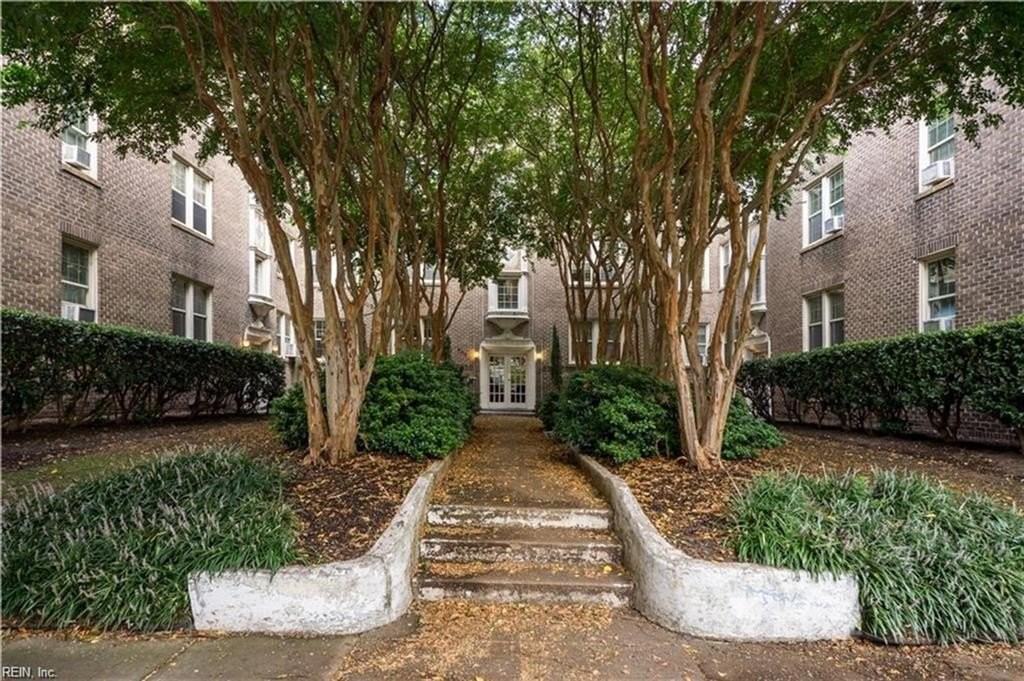 940 Gates Ave #A2 - Photo 2 of 14