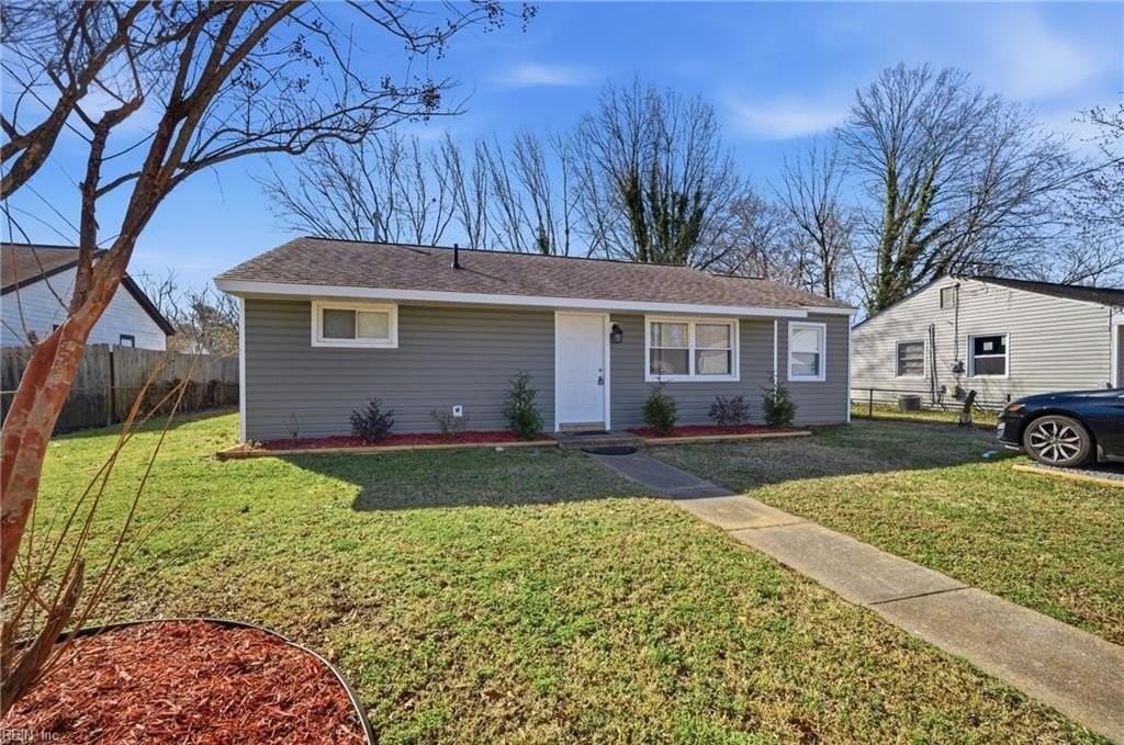 1482 Morgan Dr - Photo 3 of 17