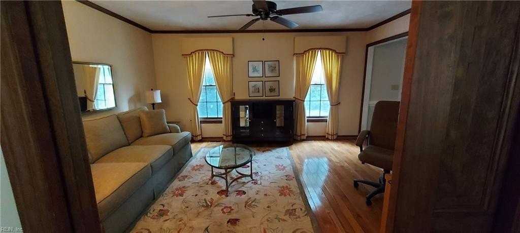 5135 Lake Shores Rd - Photo 4 of 12