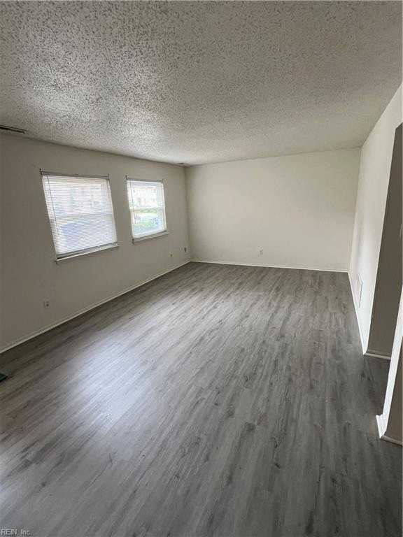 5302 Leicester Ct - Photo 2 of 20