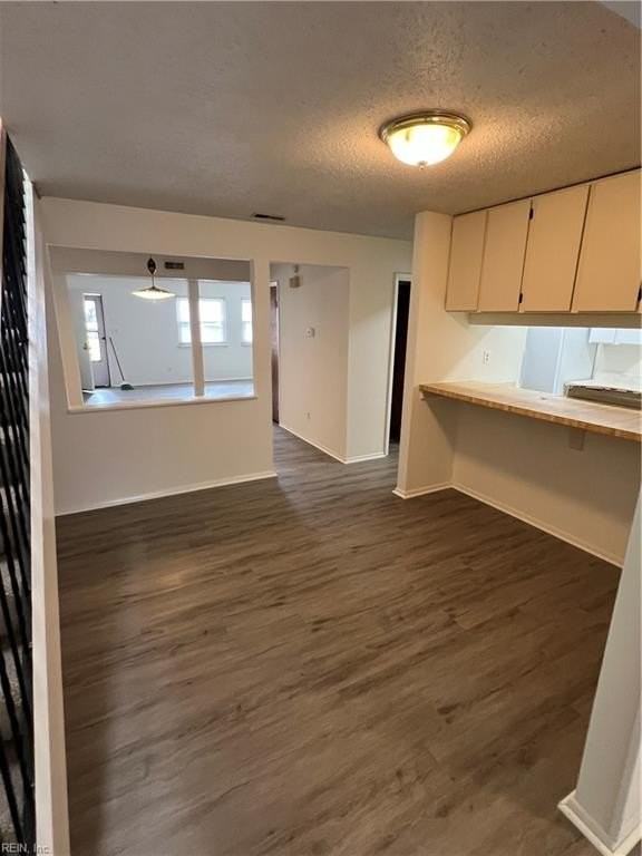 5302 Leicester Ct - Photo 6 of 20