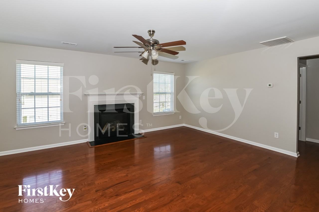 1544 Moss Creek Dr - Photo 2 of 18