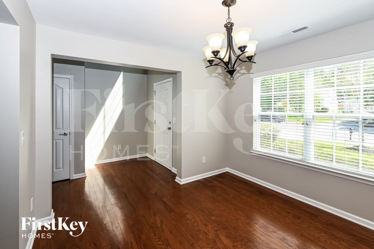 1544 Moss Creek Dr - Photo 5 of 18