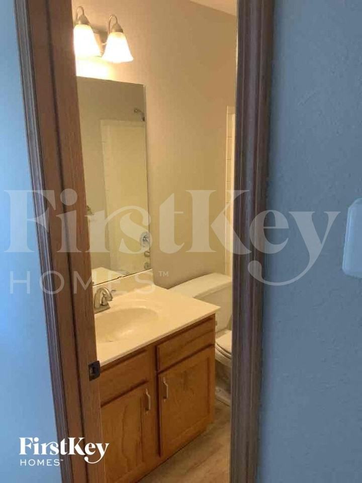 11425 N Farley Ave - Photo 4 of 10