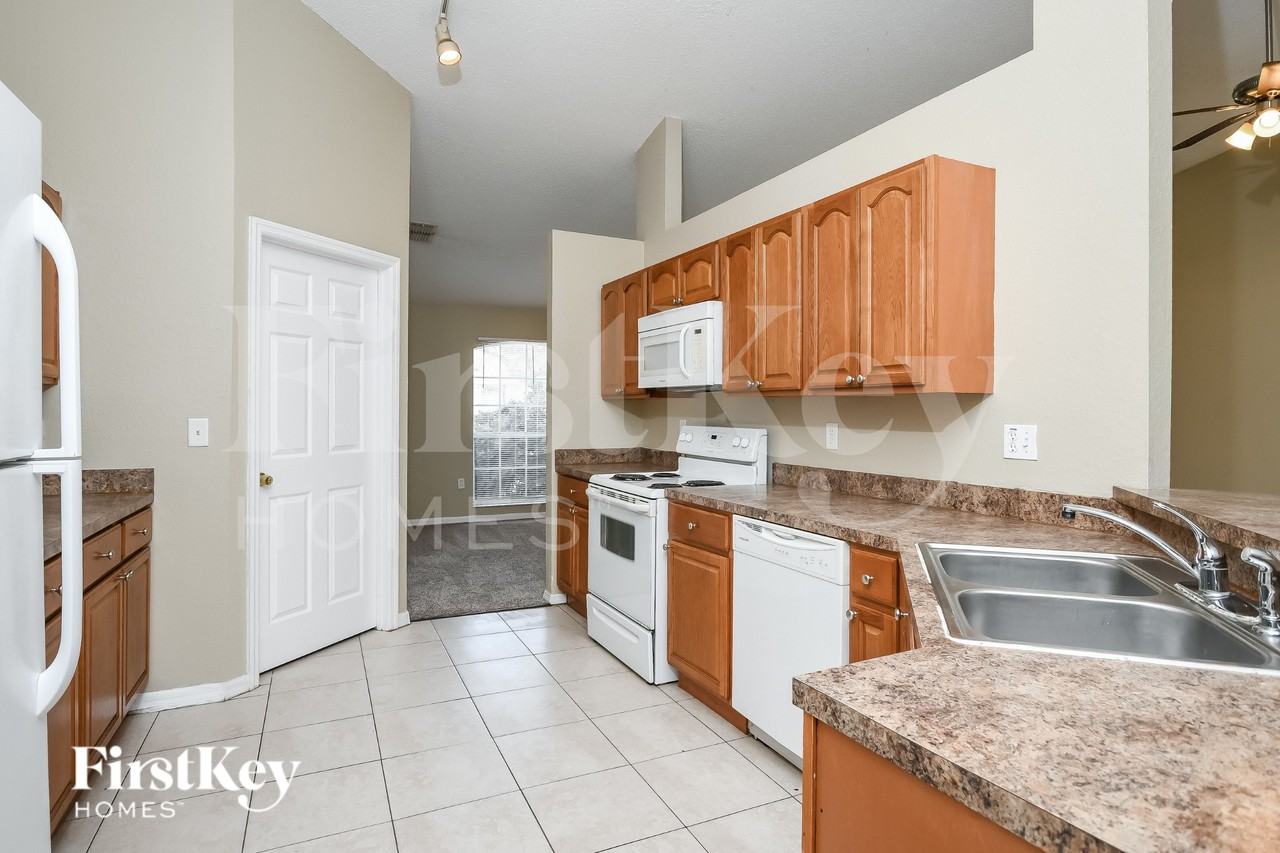 819 Summer Glen Dr - Photo 6 of 16