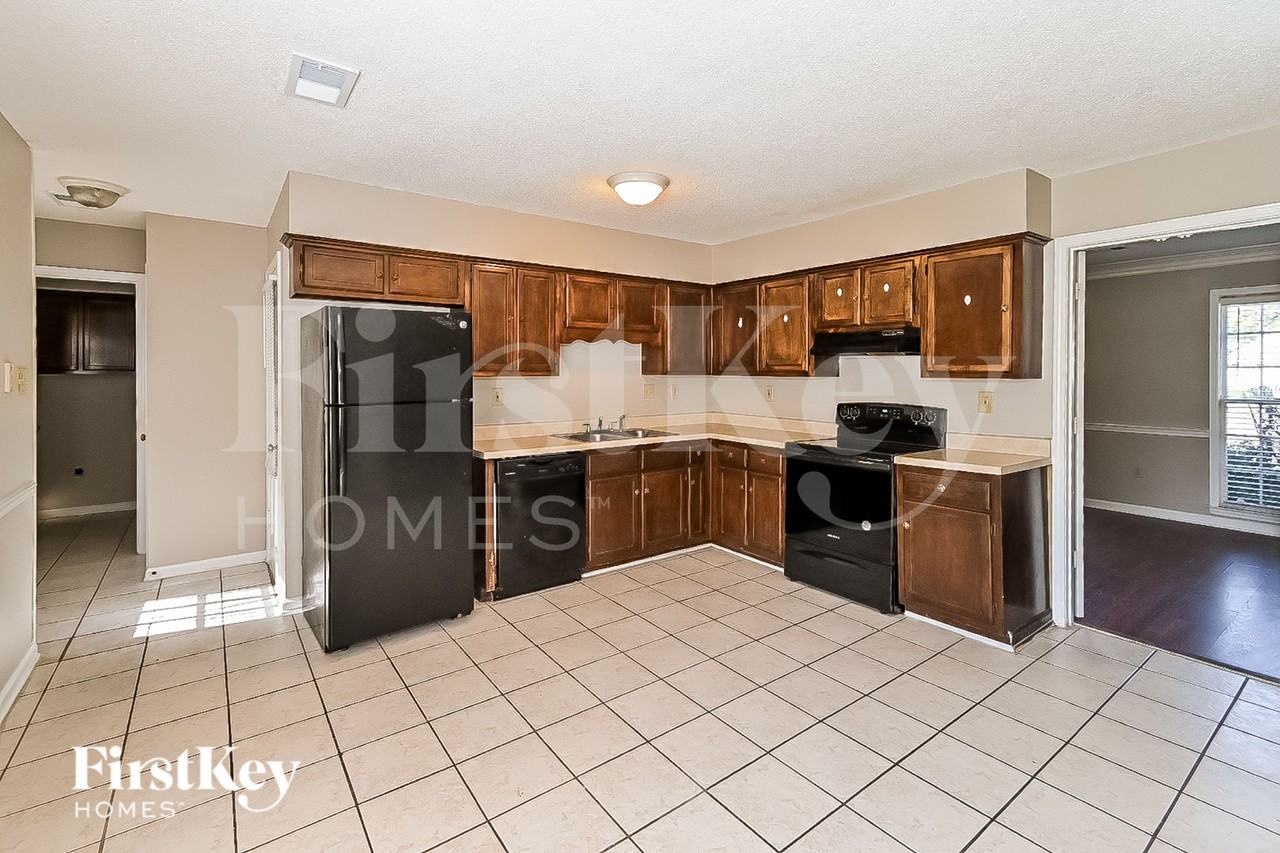 7075 Germantown Trl - Photo 4 of 15