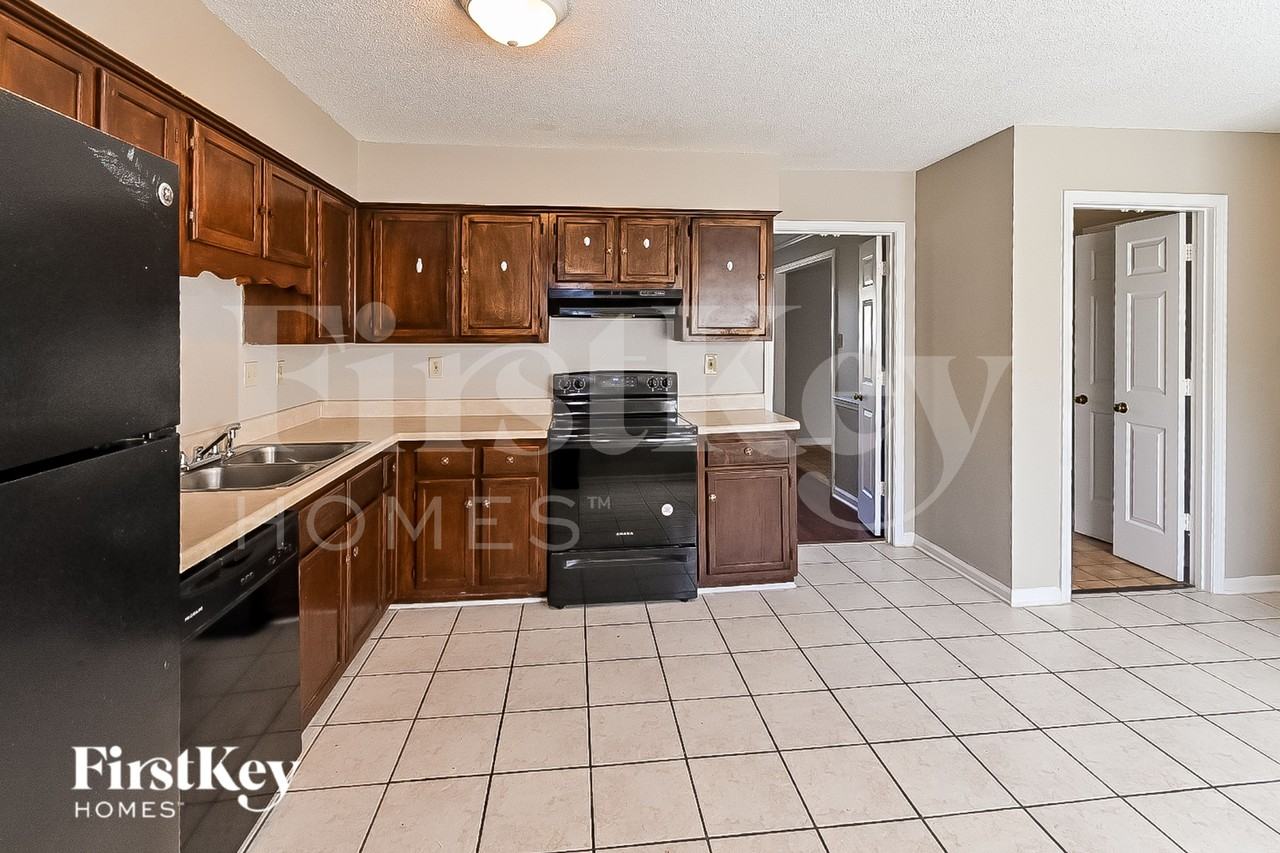 7075 Germantown Trl - Photo 5 of 15