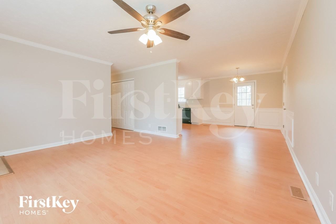 671 Rocky Point Rd - Photo 5 of 15