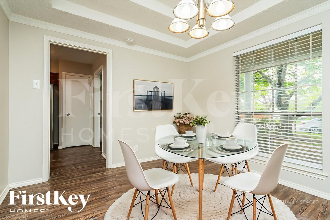 635 Truman Ct - Photo 6 of 18