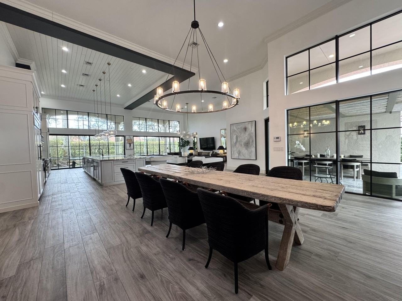 2555 Nw 59th St - Photo 3 of 40