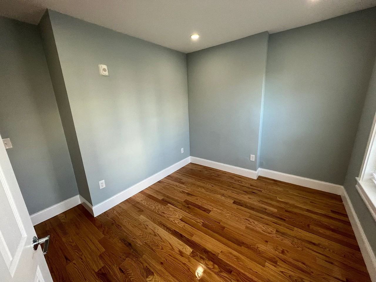 372 Oxford St #3 - Photo 6 of 8