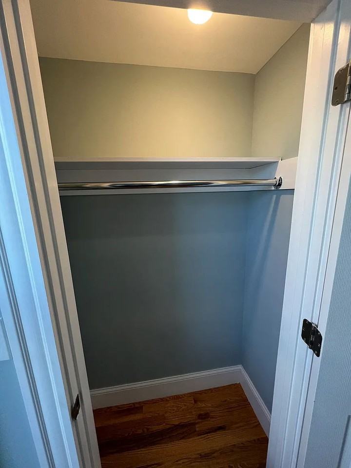 372 Oxford St #3 - Photo 7 of 8