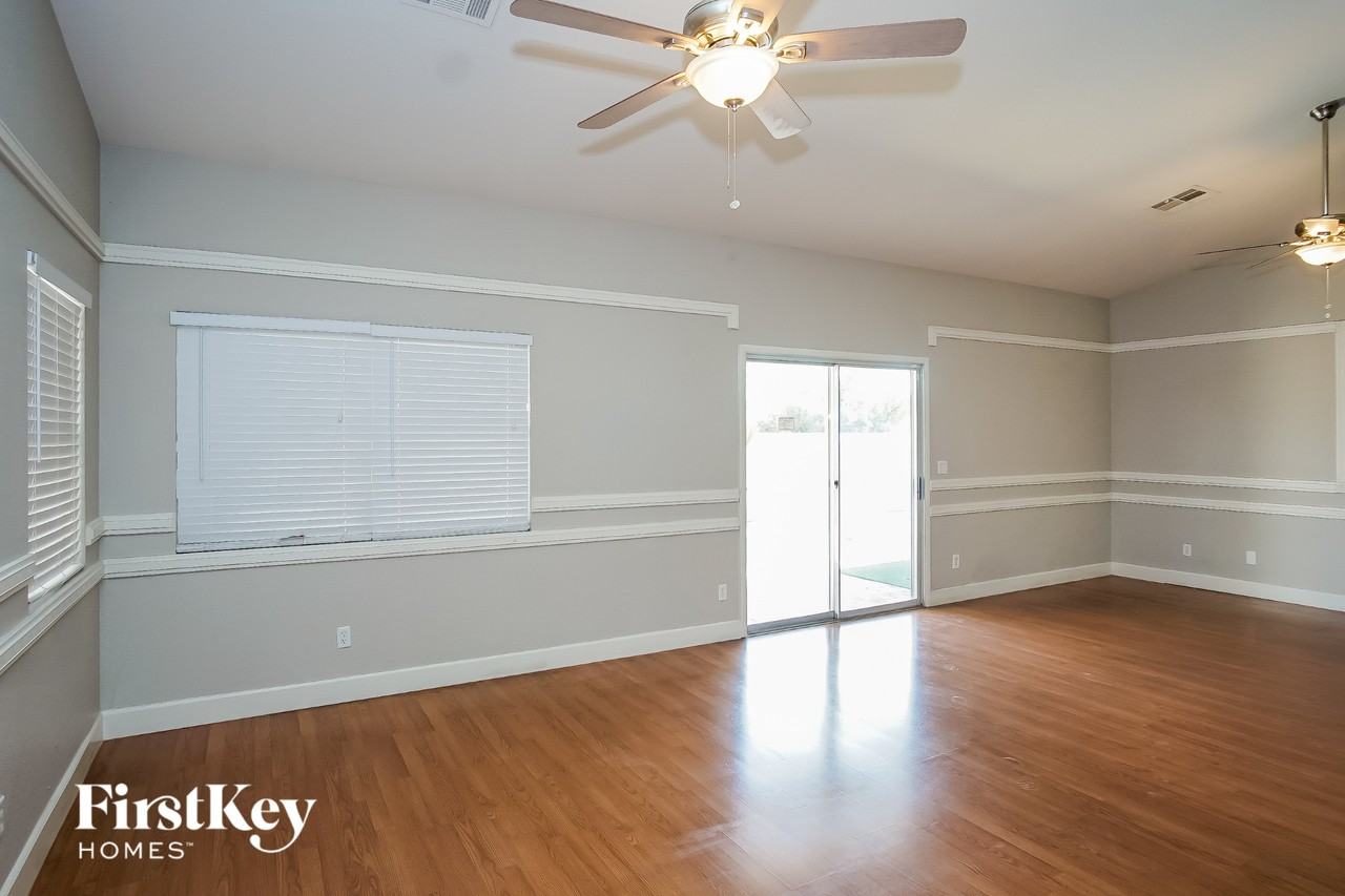 5900 Kane Holly St - Photo 5 of 15