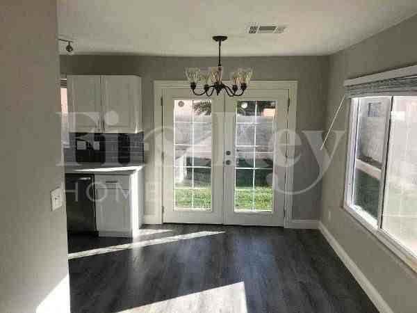 5620 Royal Castle Ln - Photo 7 of 29