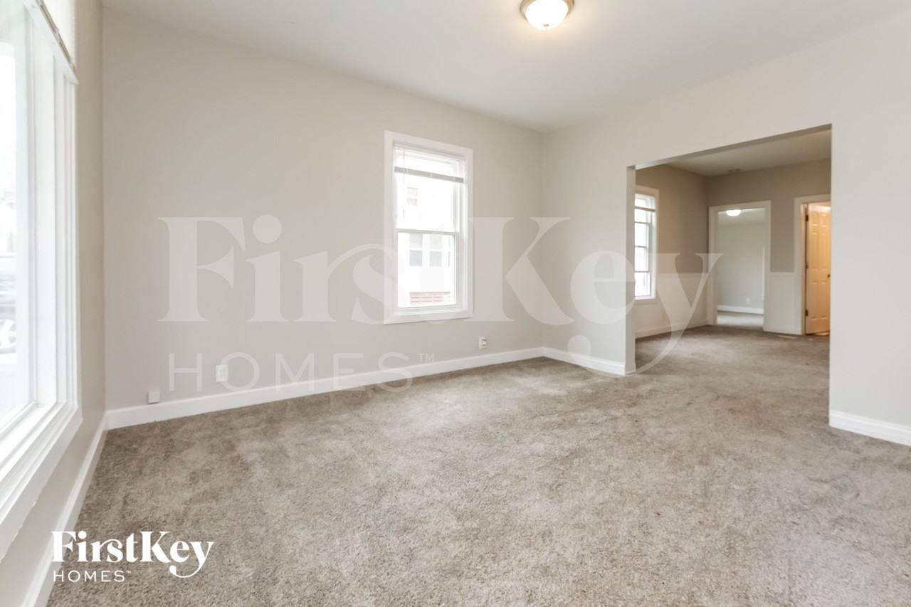 438 Claim St - Photo 3 of 15