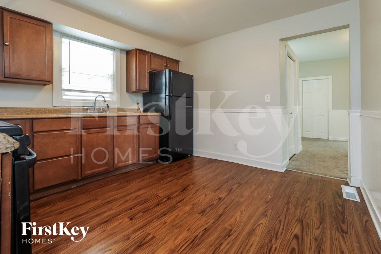 438 Claim St - Photo 6 of 15