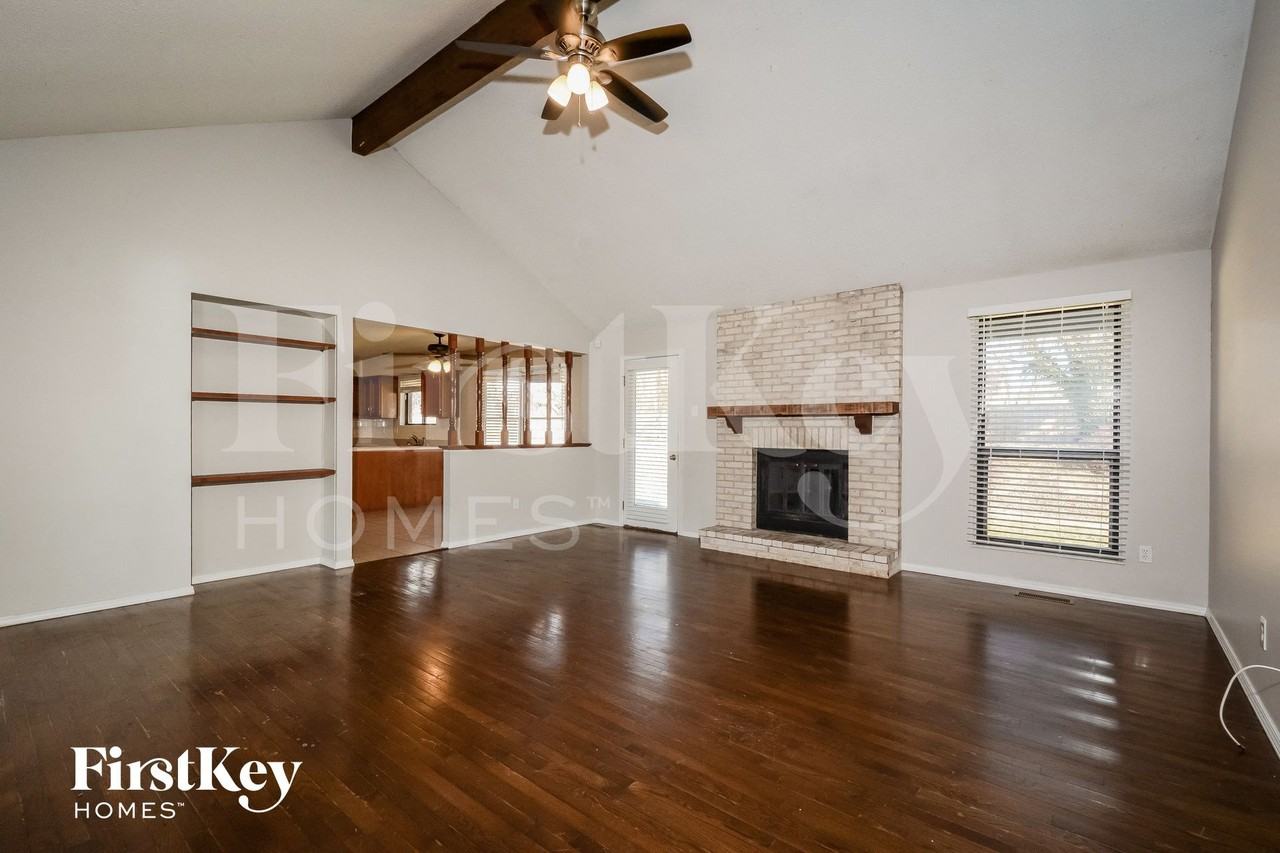 4111 Les Cherbourg Ln - Photo 4 of 15