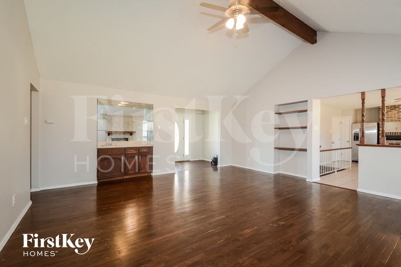 4111 Les Cherbourg Ln - Photo 5 of 15