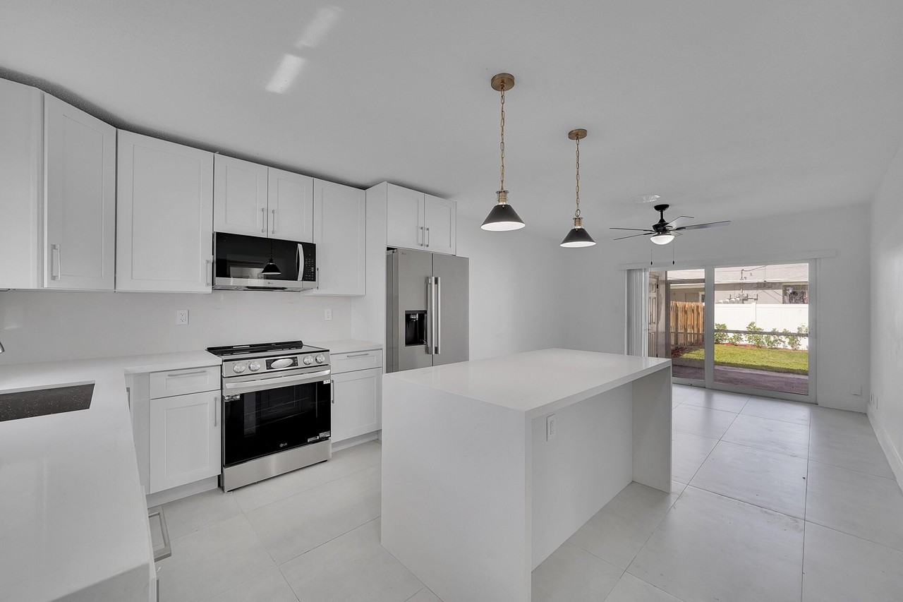 2821 Ne 2nd Ave #2823 - Photo 5 of 38