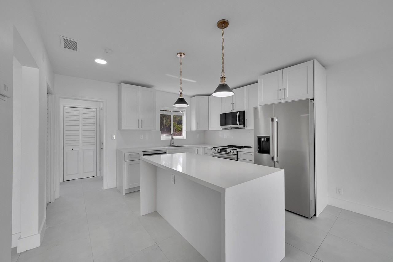 2821 Ne 2nd Ave #2823 - Photo 6 of 38