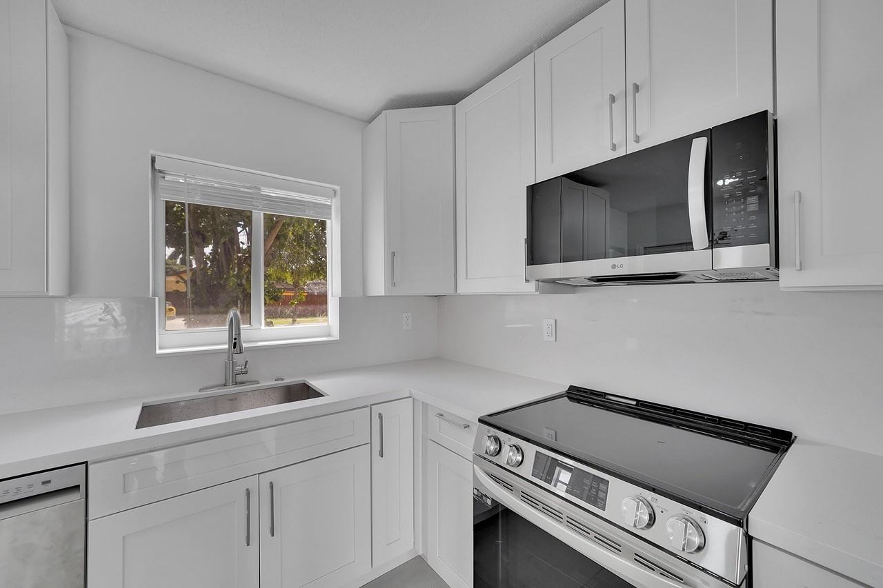 2821 Ne 2nd Ave #2823 - Photo 7 of 38