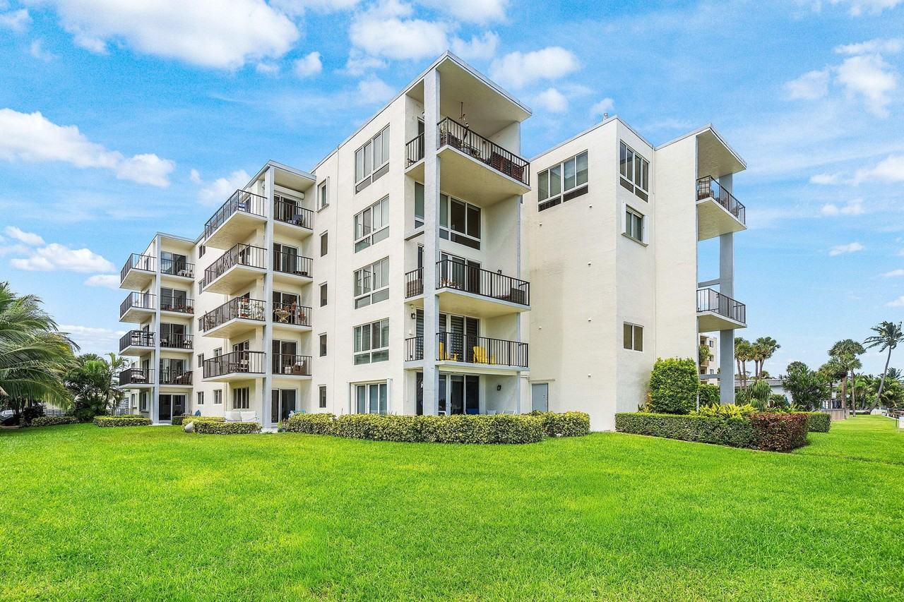 1206 S Lake Dr #203 - Photo 4 of 37