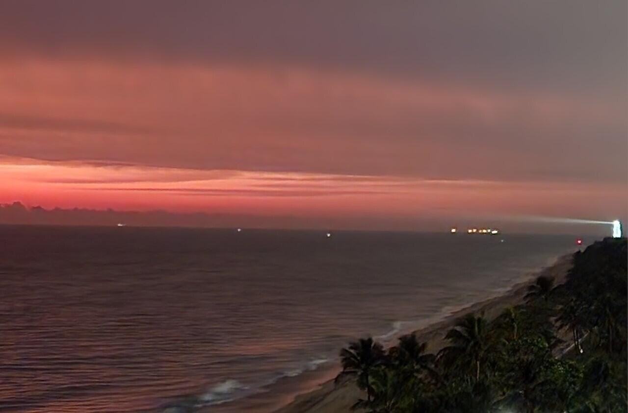 1057 Hillsboro Mile #921 - Photo 3 of 42