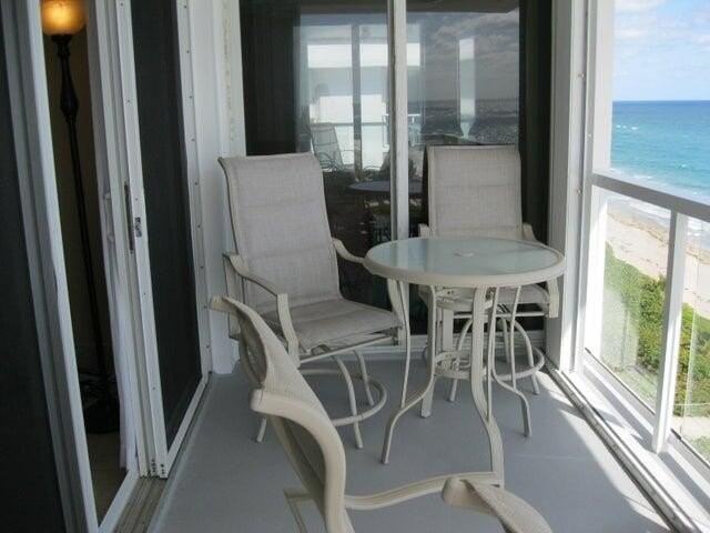 1057 Hillsboro Mile #921 - Photo 5 of 42