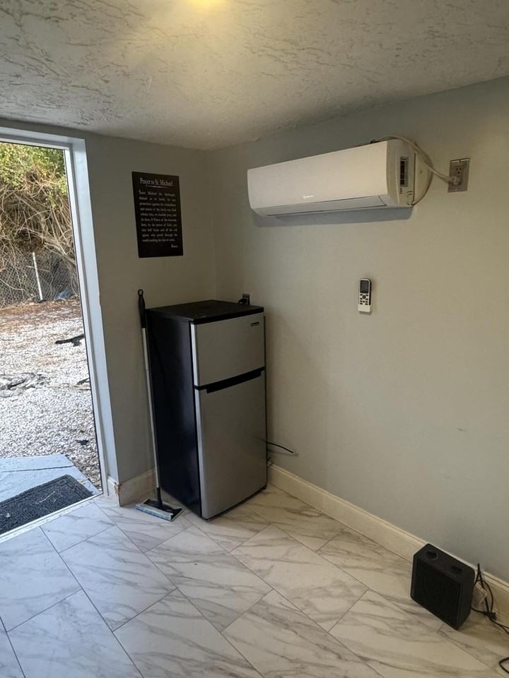 173 W 16th St - Photo 4 of 9