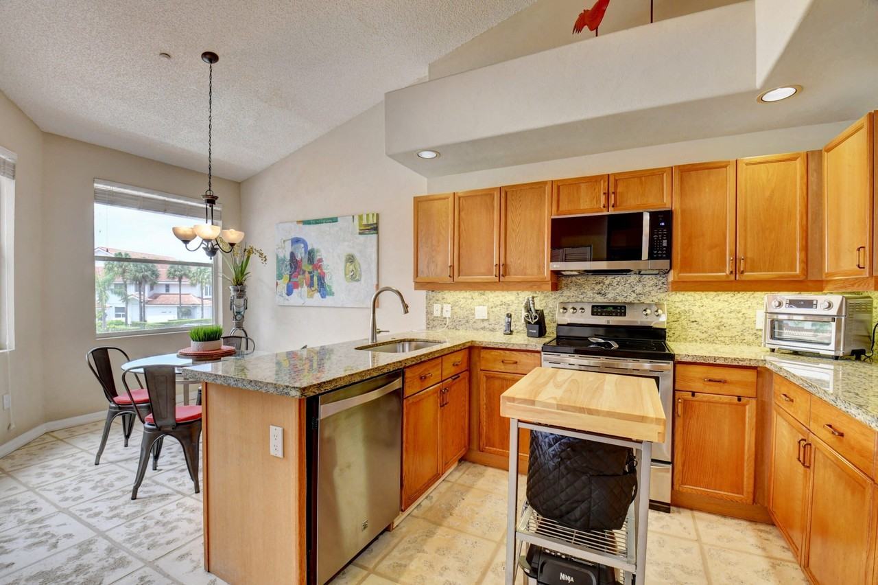 2464 Nw 59th St #1103 - Photo 6 of 48