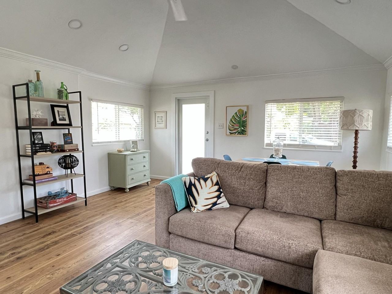 631 N C St - Photo 4 of 12