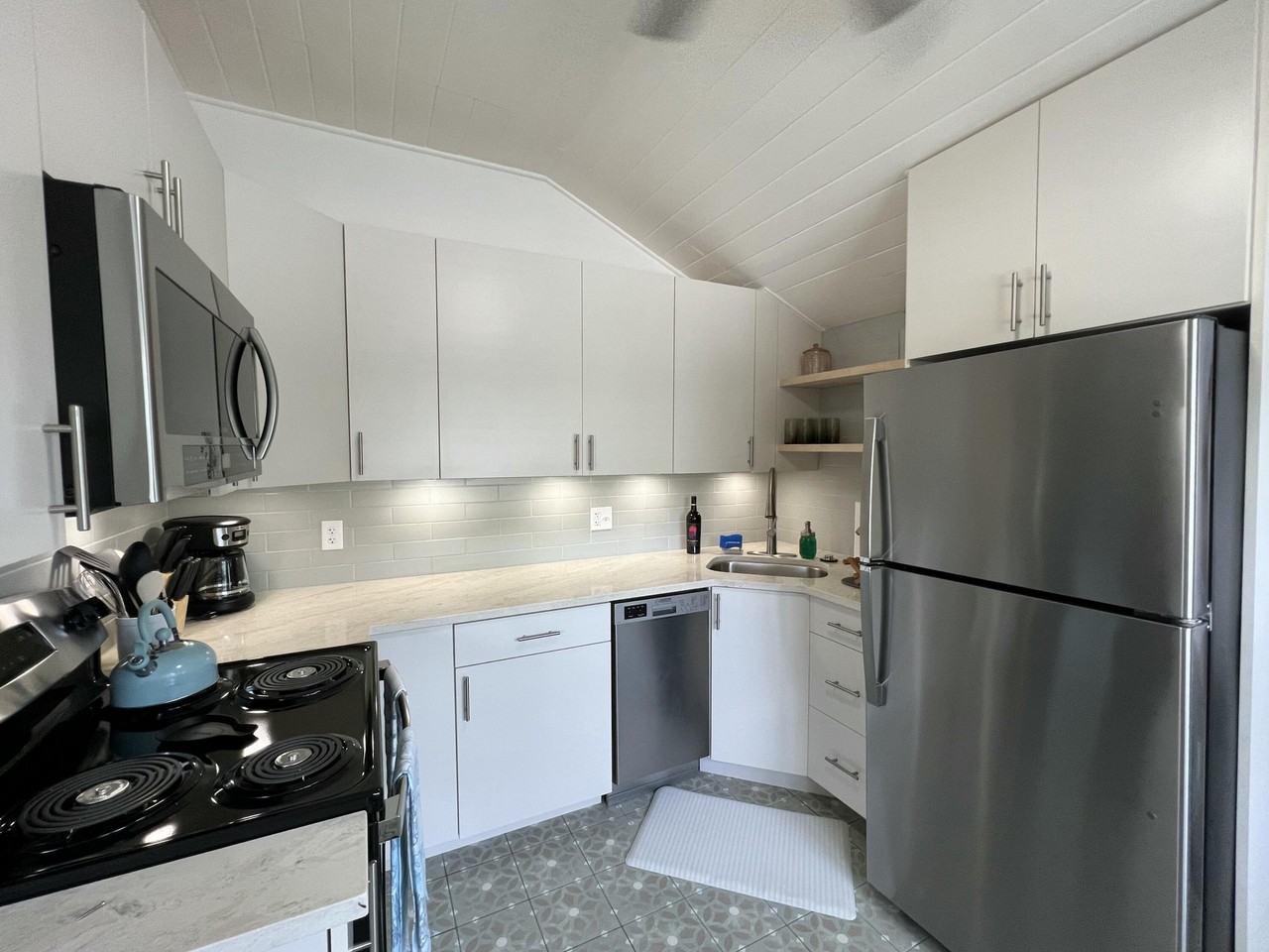 631 N C St - Photo 6 of 12