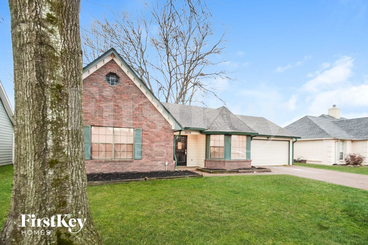 2439 Dove Glen Cv - Photo 2 of 19