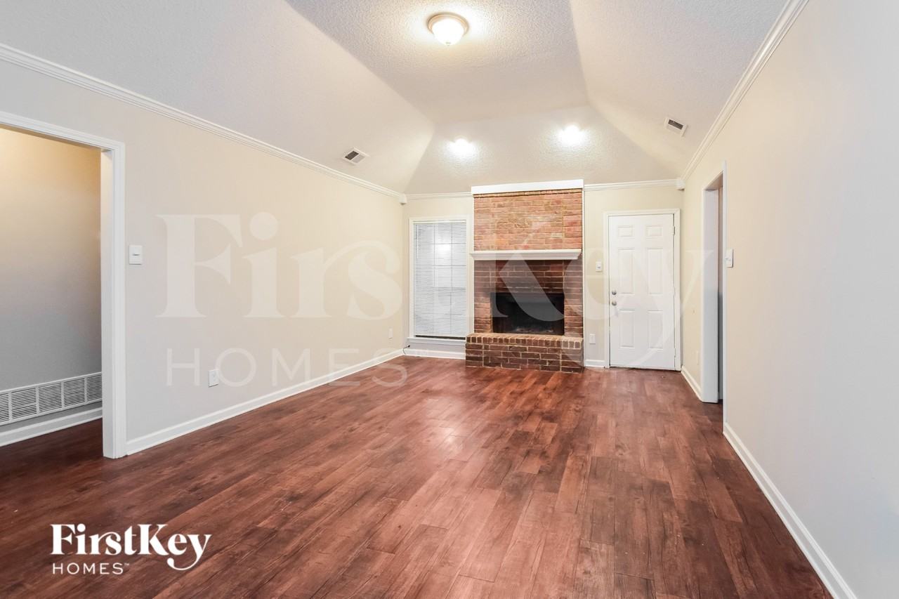 2439 Dove Glen Cv - Photo 3 of 19