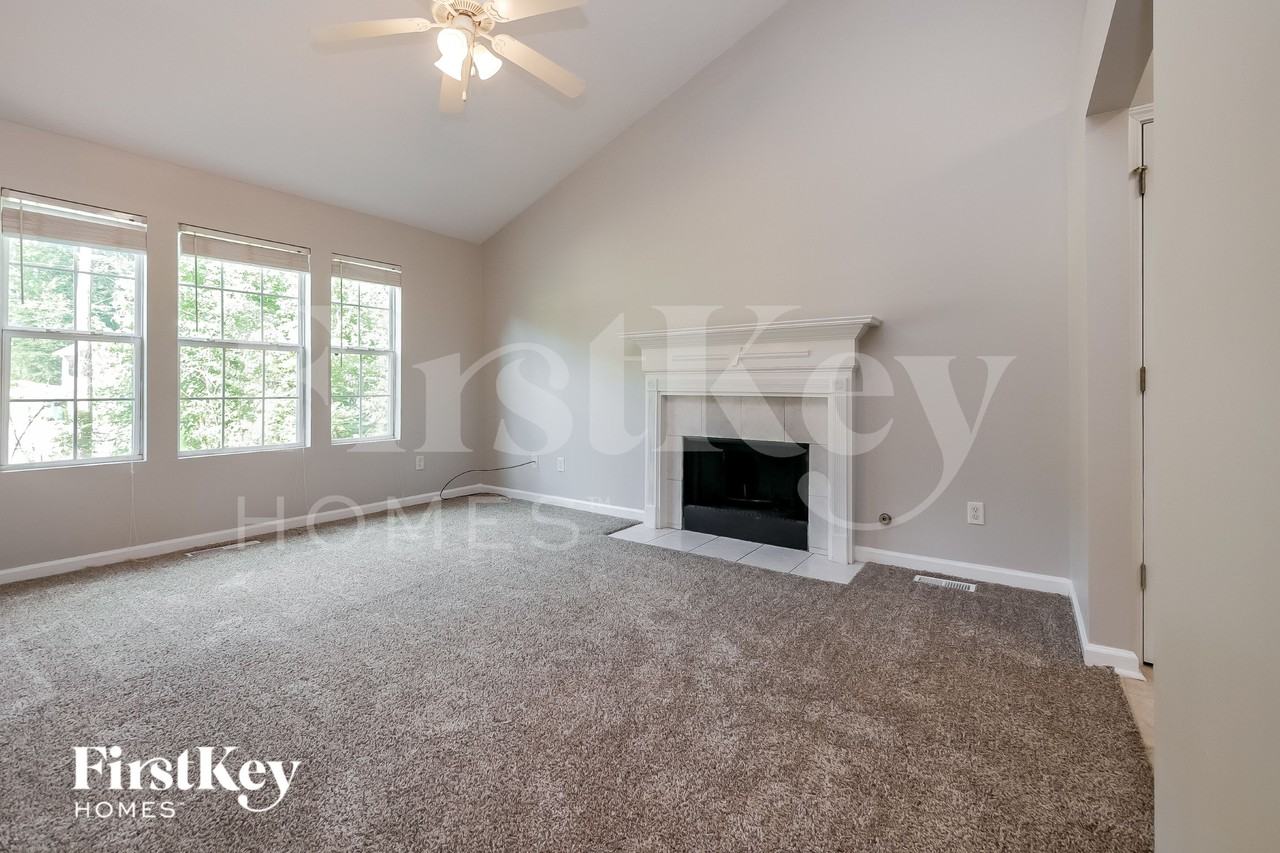 240 Greensprings Dr - Photo 2 of 15
