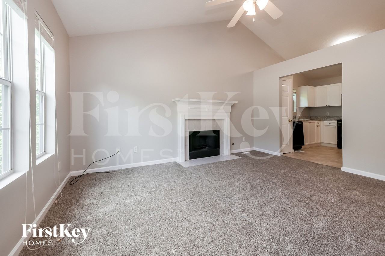 240 Greensprings Dr - Photo 3 of 15