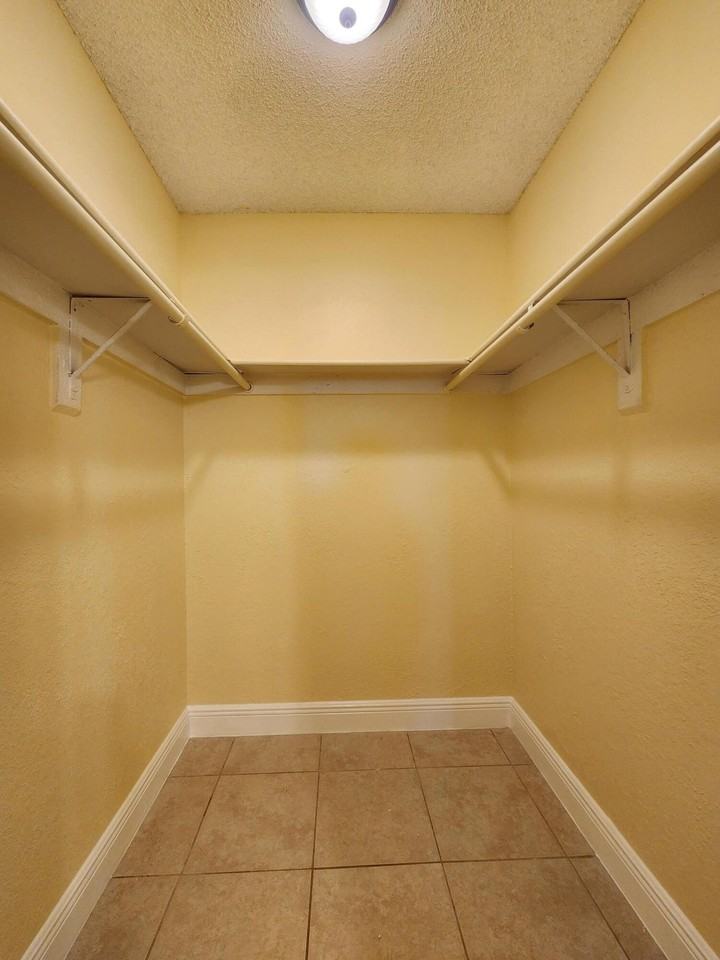 4471 Sw 54th Ct #1A2B - Photo 7 of 12