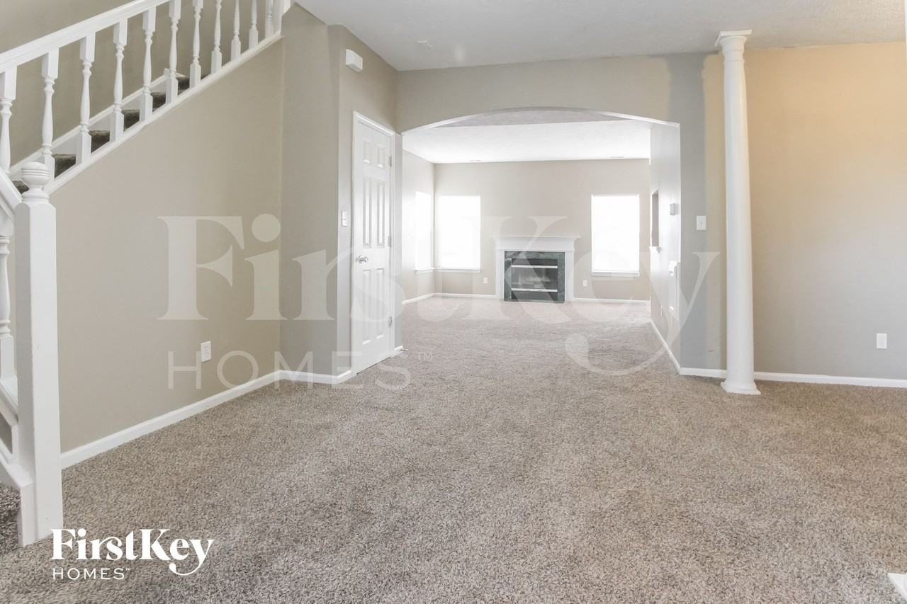 2032 Alysheba Dr - Photo 5 of 15