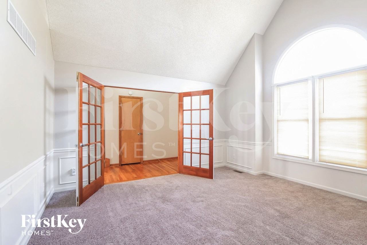 17265 W 156th Ter - Photo 2 of 15