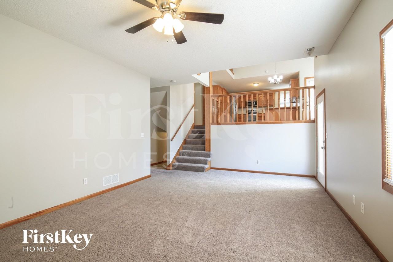 17265 W 156th Ter - Photo 4 of 15