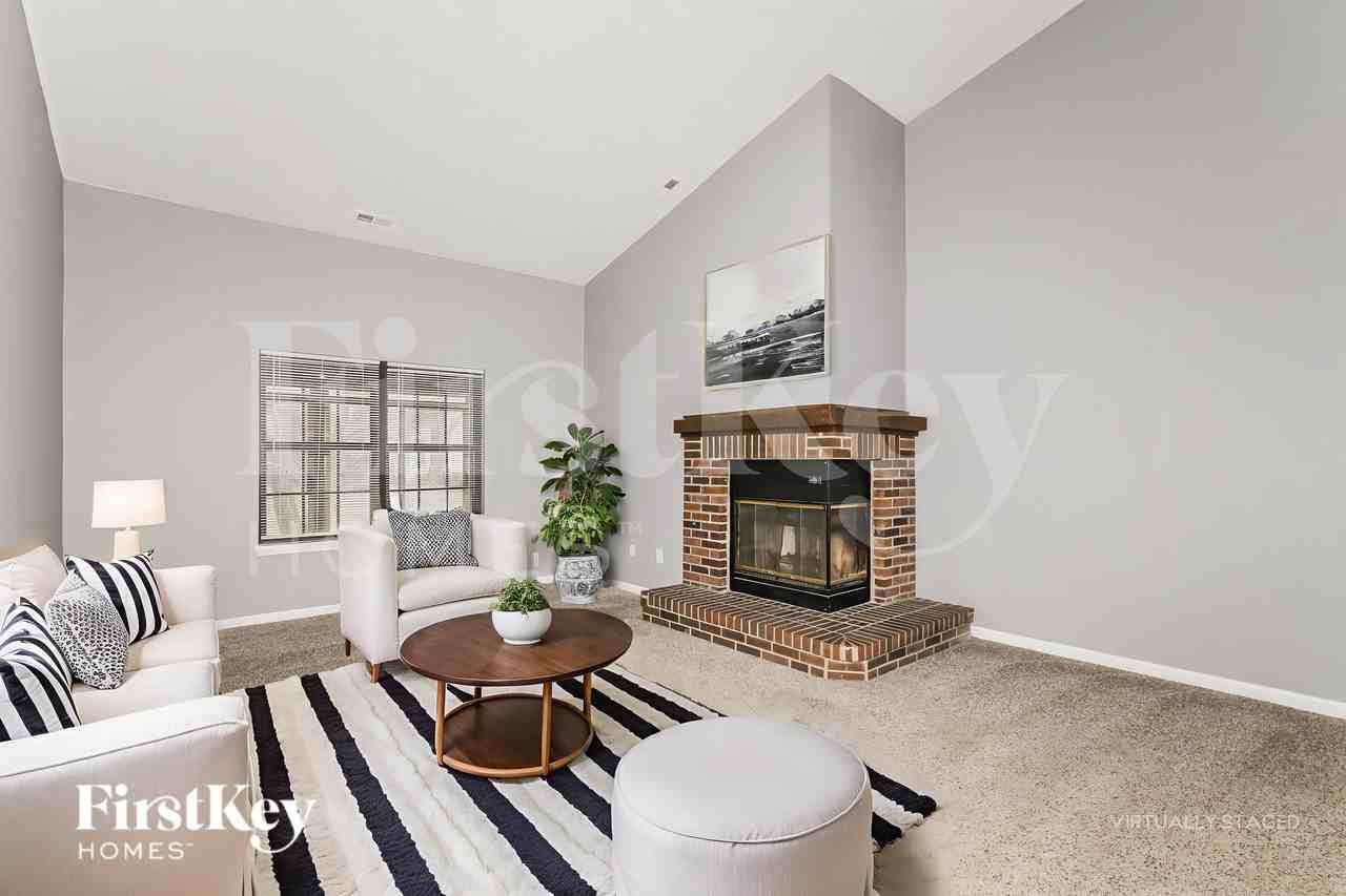 1651 Parkthorne Dr - Photo 4 of 19