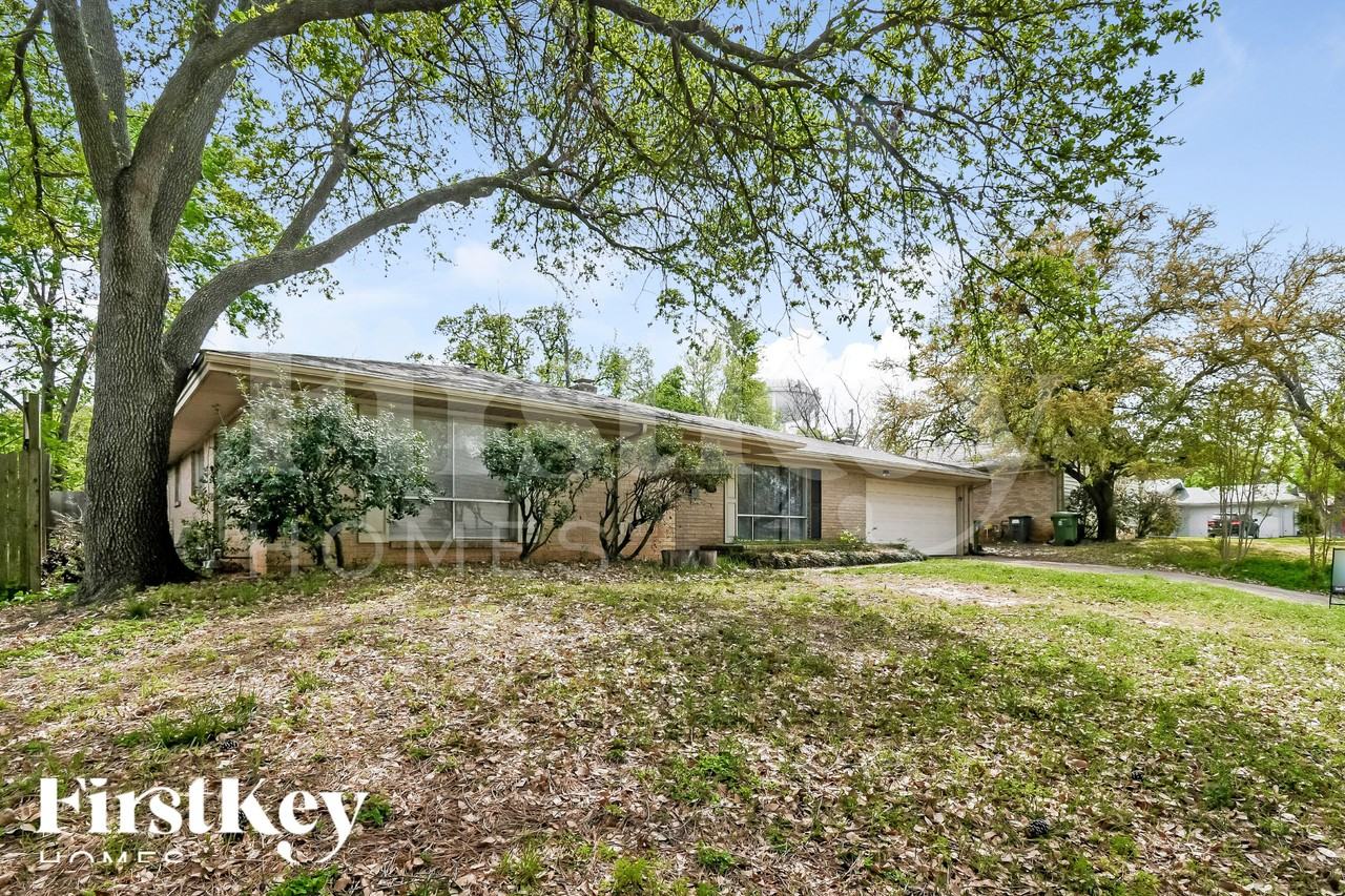 1504 Terrace St - Photo 3 of 19